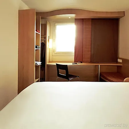 Отель Centre 3*